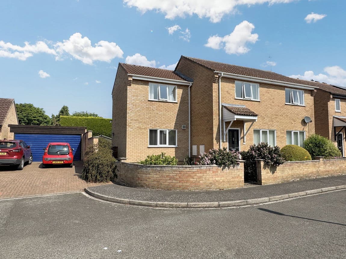 Snowberry Way, Soham, Cambridgeshire, CB7 5YZ